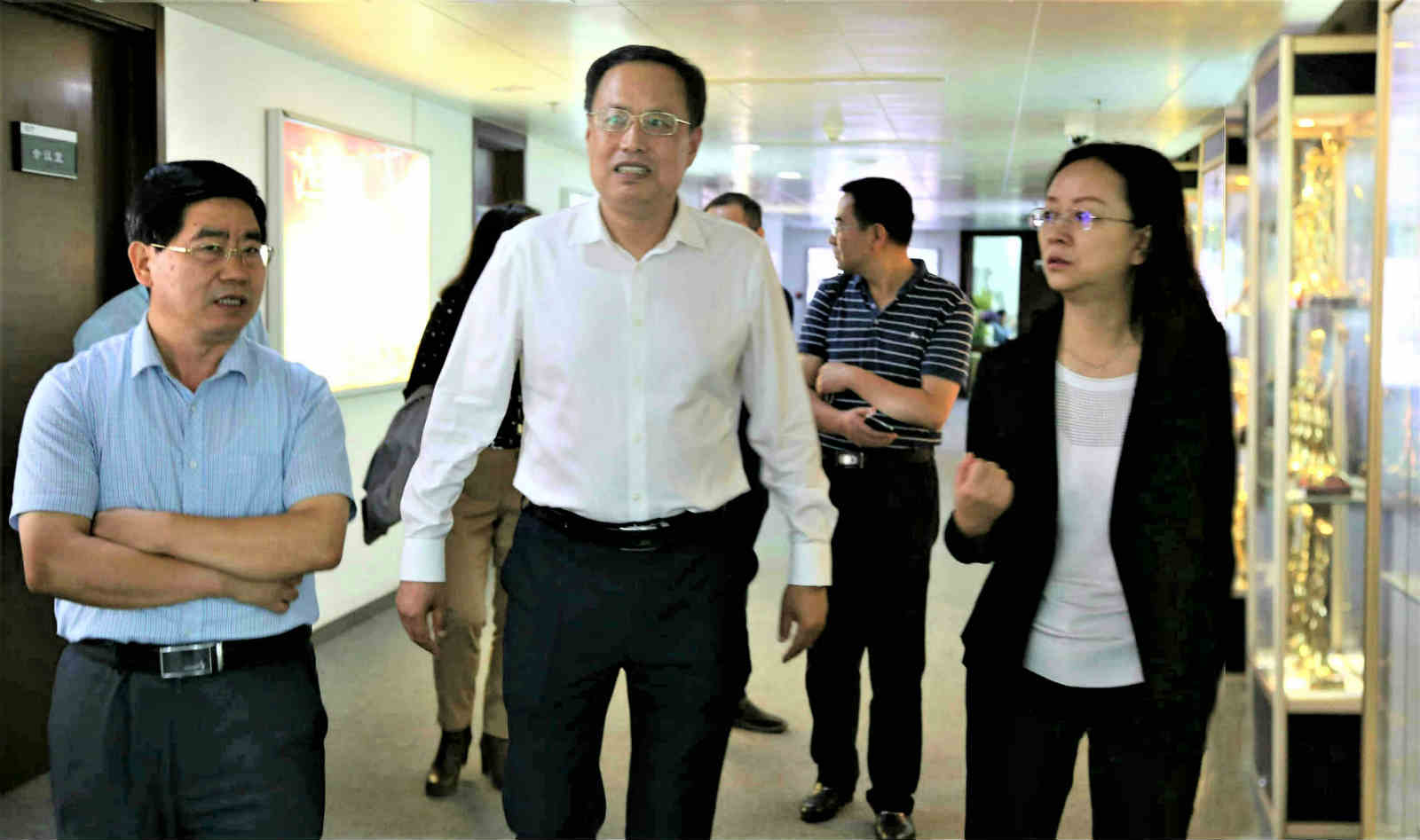 青海省廣播電影電視局局長(zhǎng)申紅興一行調(diào)研山影集團(tuán)