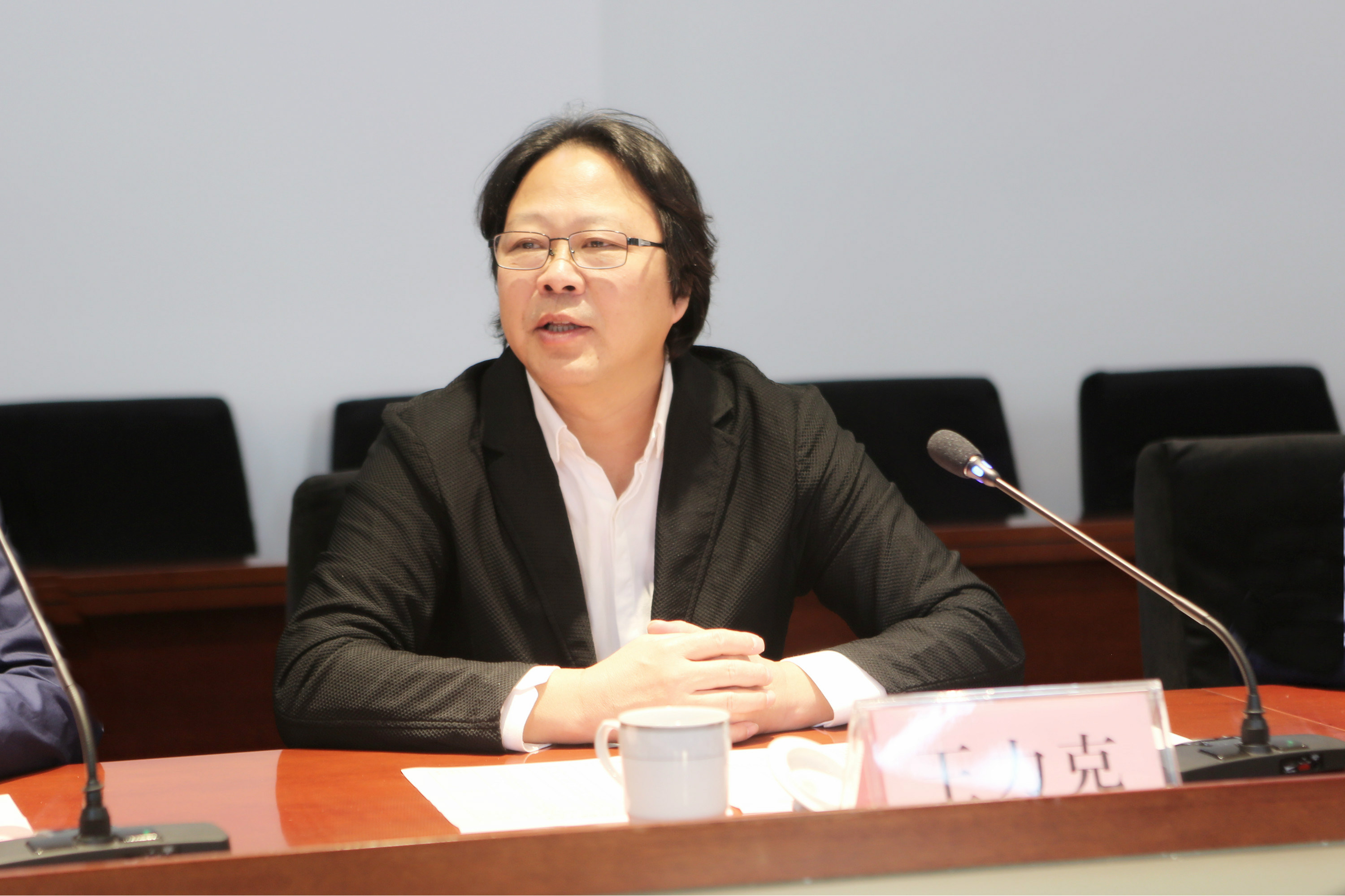 集團(tuán)與山藝聯(lián)合辦學(xué)新進(jìn)展：電影學(xué)院新聘院長(zhǎng)書記到崗上任