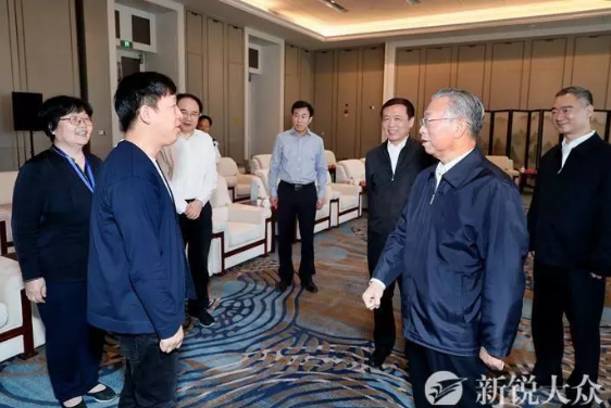 繼承“魯劇”優(yōu)良傳統(tǒng)，守正創(chuàng)新，培根鑄魂——山東影視精品創(chuàng)作及產(chǎn)業(yè)發(fā)展座談會(huì)舉行