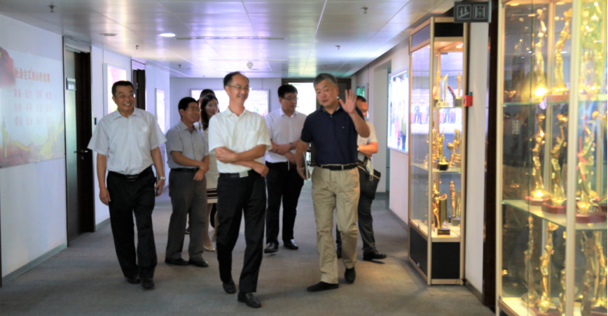 省委宣傳部副部長(zhǎng)魏長(zhǎng)民帶領(lǐng)部政策法規(guī)研究室同志來山影集團(tuán)調(diào)研指導(dǎo)