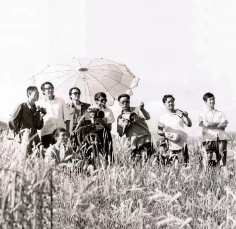 為家國(guó)而歌，迎向潮頭更“有戲”